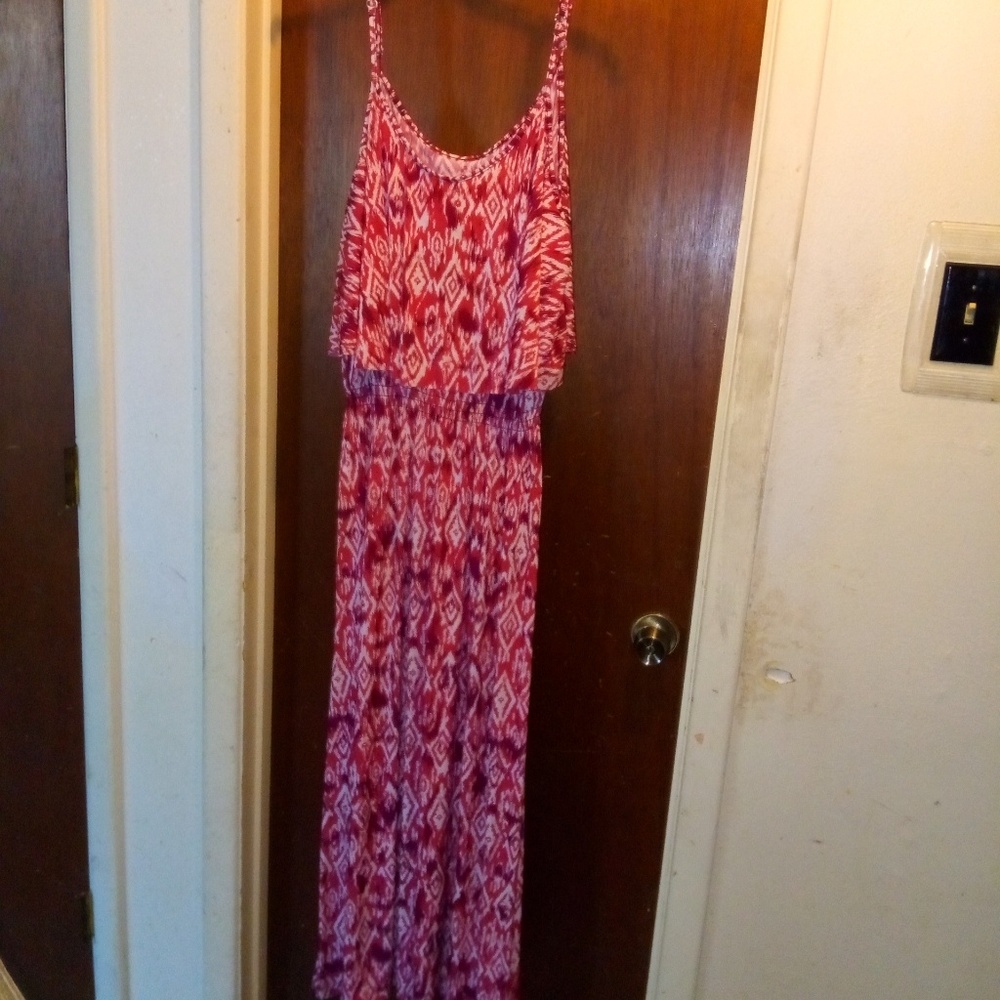 Dresses - Picture 3 of 8